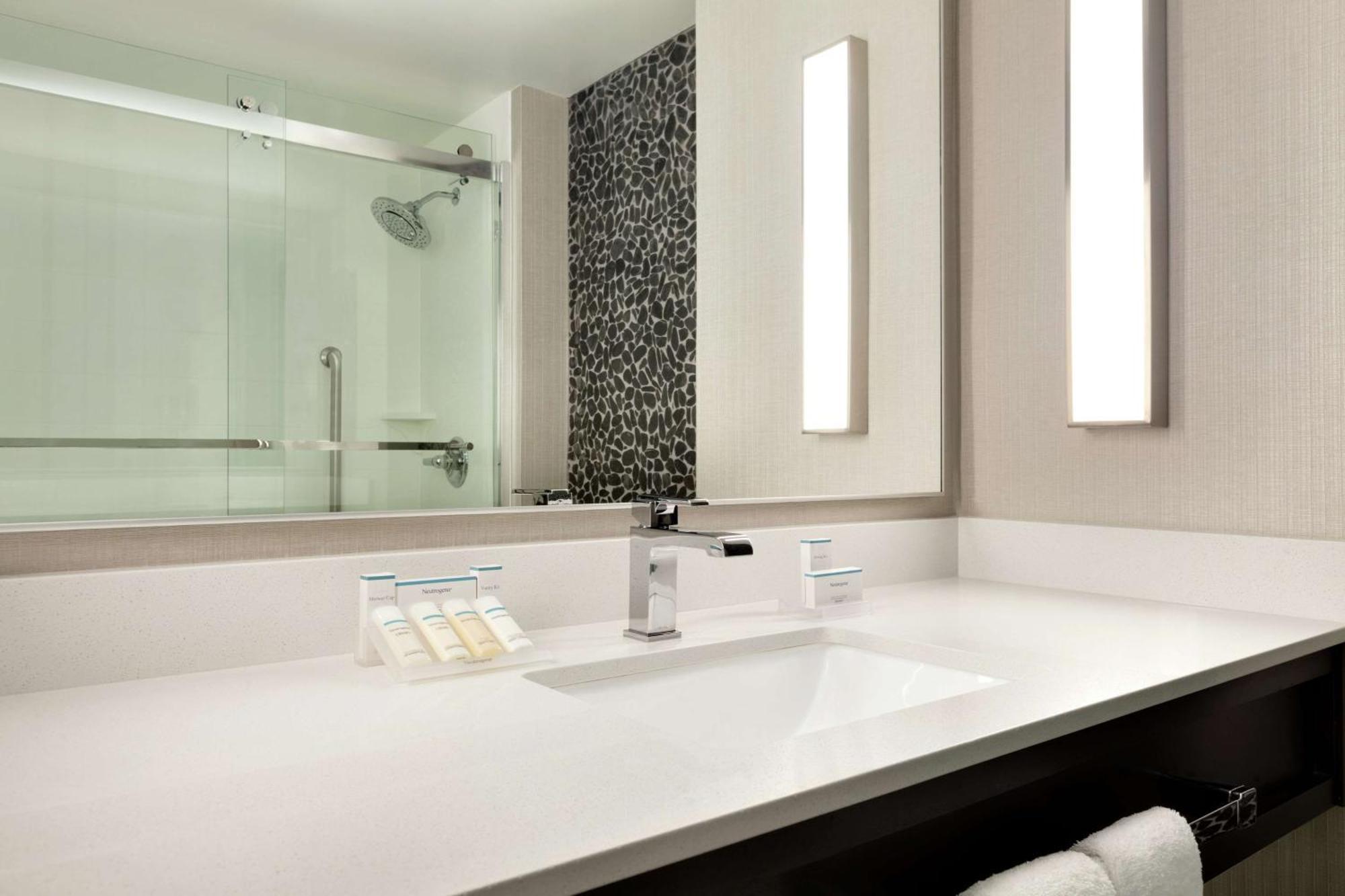 Hilton Garden Inn Cupertino Eksteriør bilde